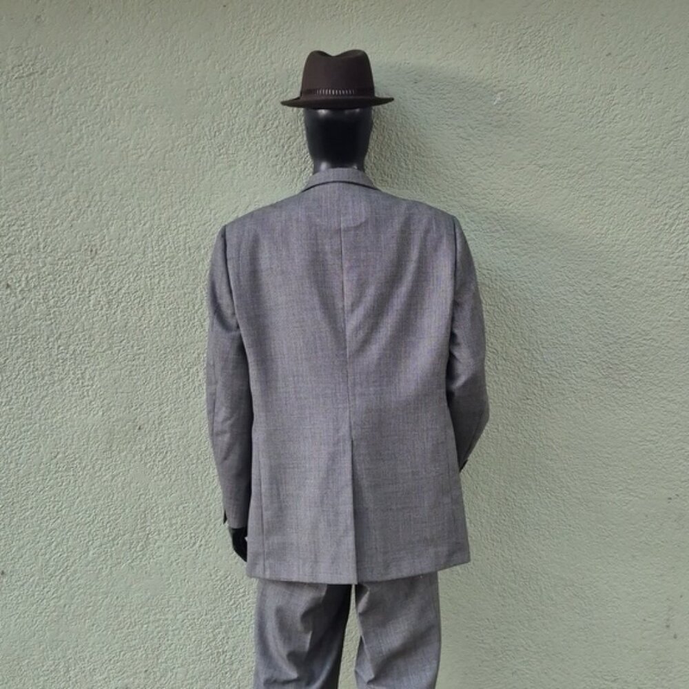 Hart Schaffner & Marx Men's Vintage Gray (2) PC Classic Suit - Picture 13 of 17